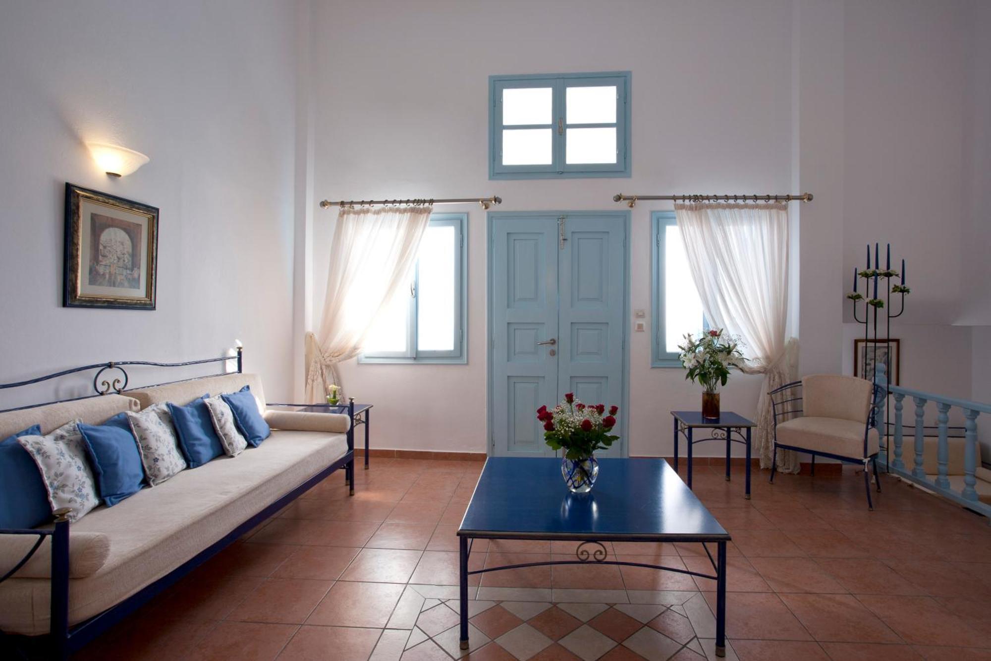 Kastro Suites Fira  Room photo
